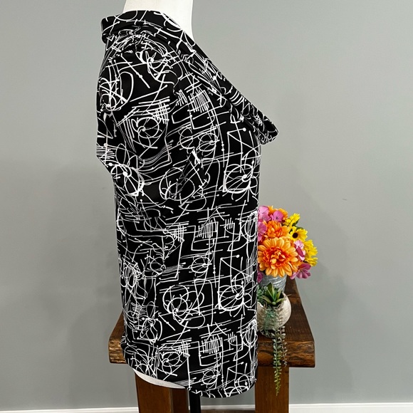 Beechers Brook Short Sleeve Top - Picture 11 of 12